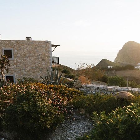 Hideaway Southcrete Apartment Lentas Exterior photo